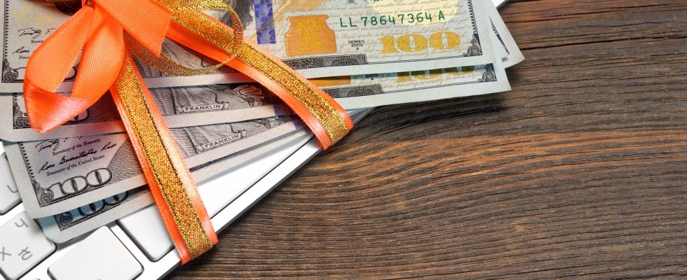 employee gifts taxable